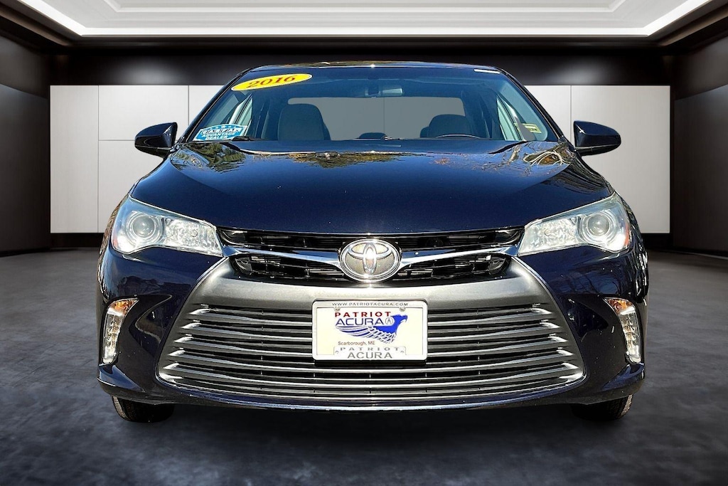 Used 2016 Toyota Camry XLE Sedan