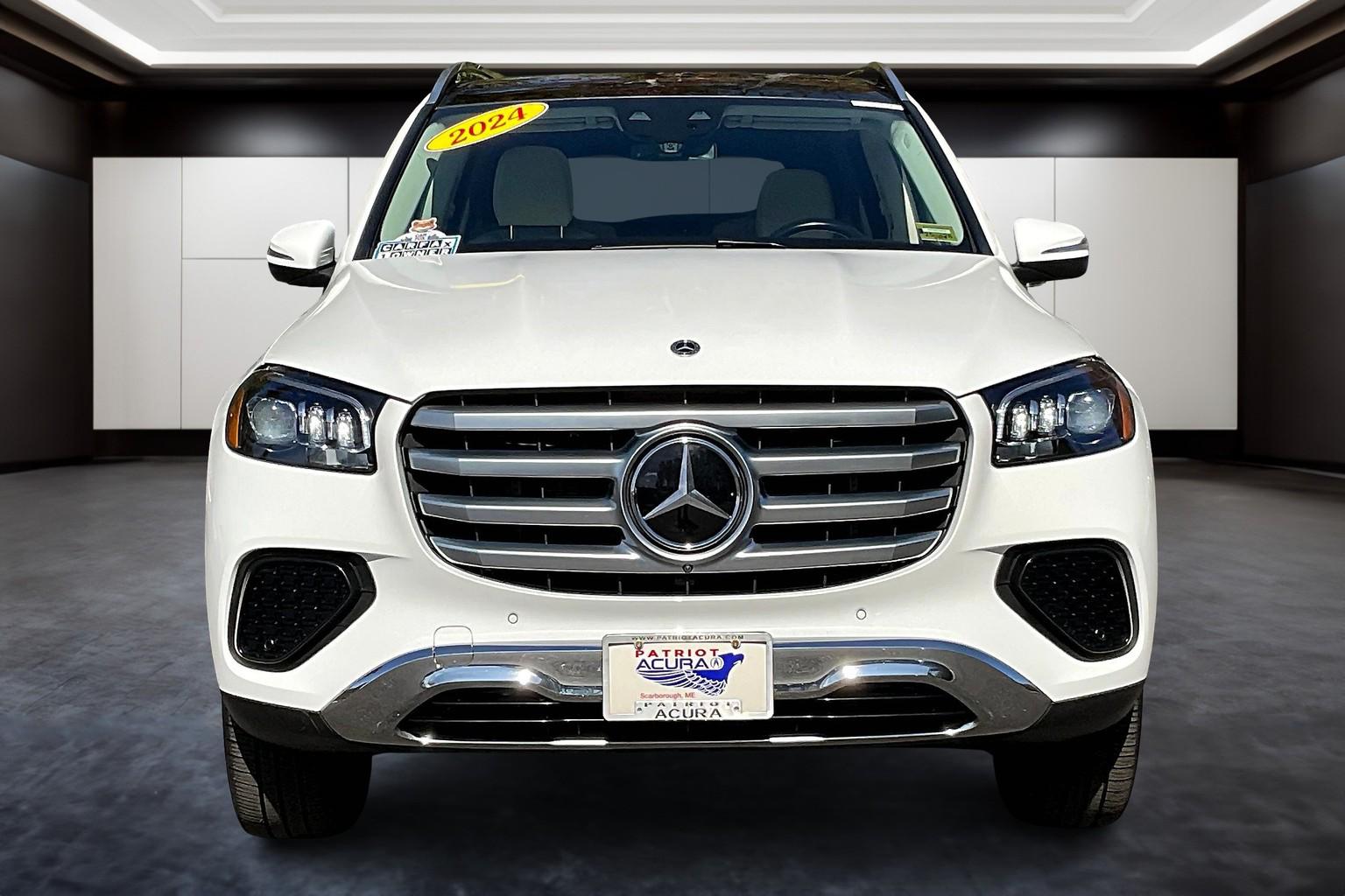2024 Mercedes Benz GLS 450 4MATIC photo 3