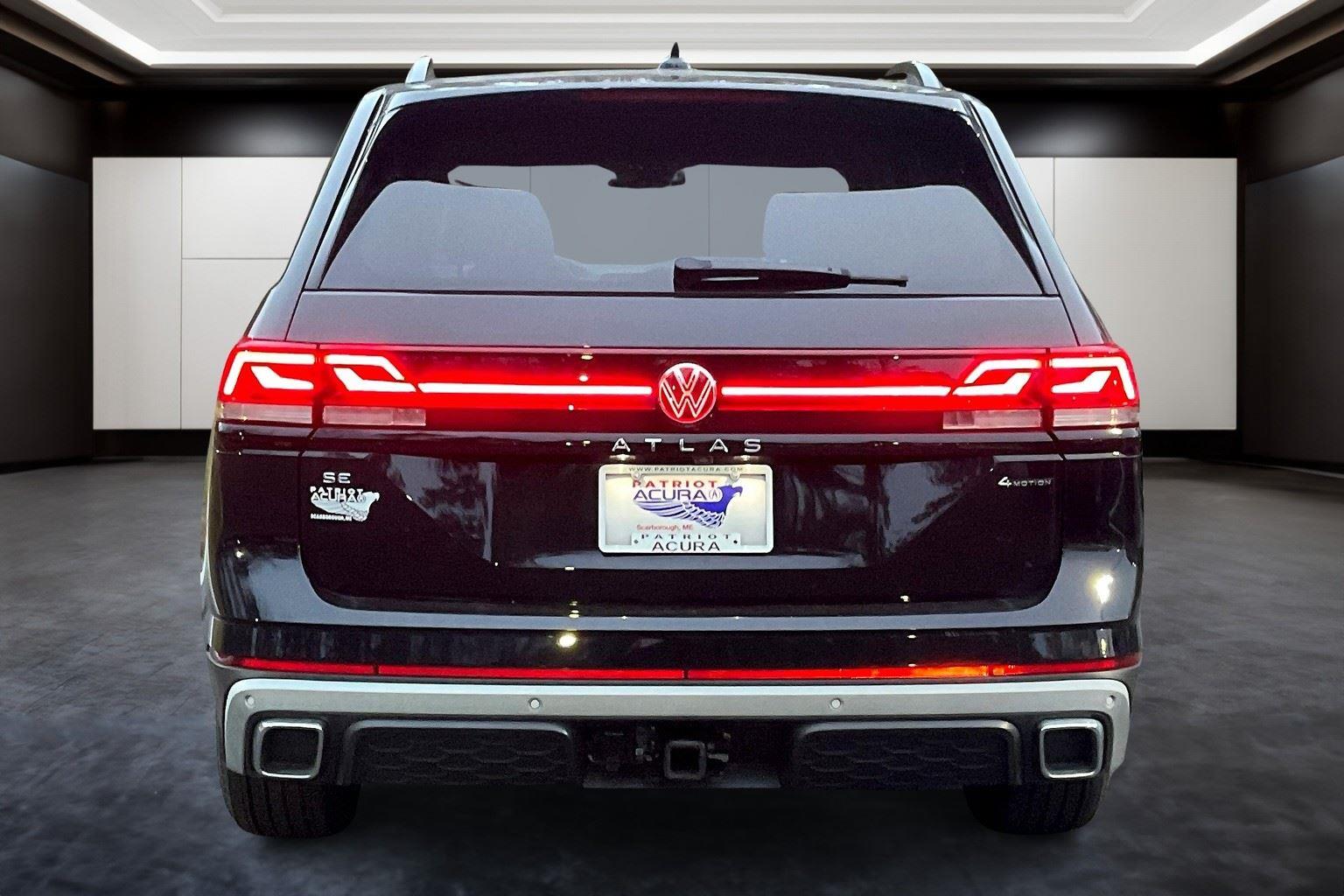 2024 Volkswagen Atlas Peak Edition SE Technology photo 2