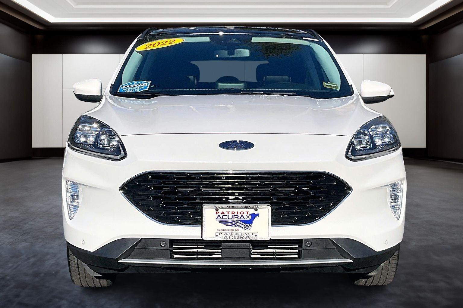 2022 Ford Escape Titanium photo 3