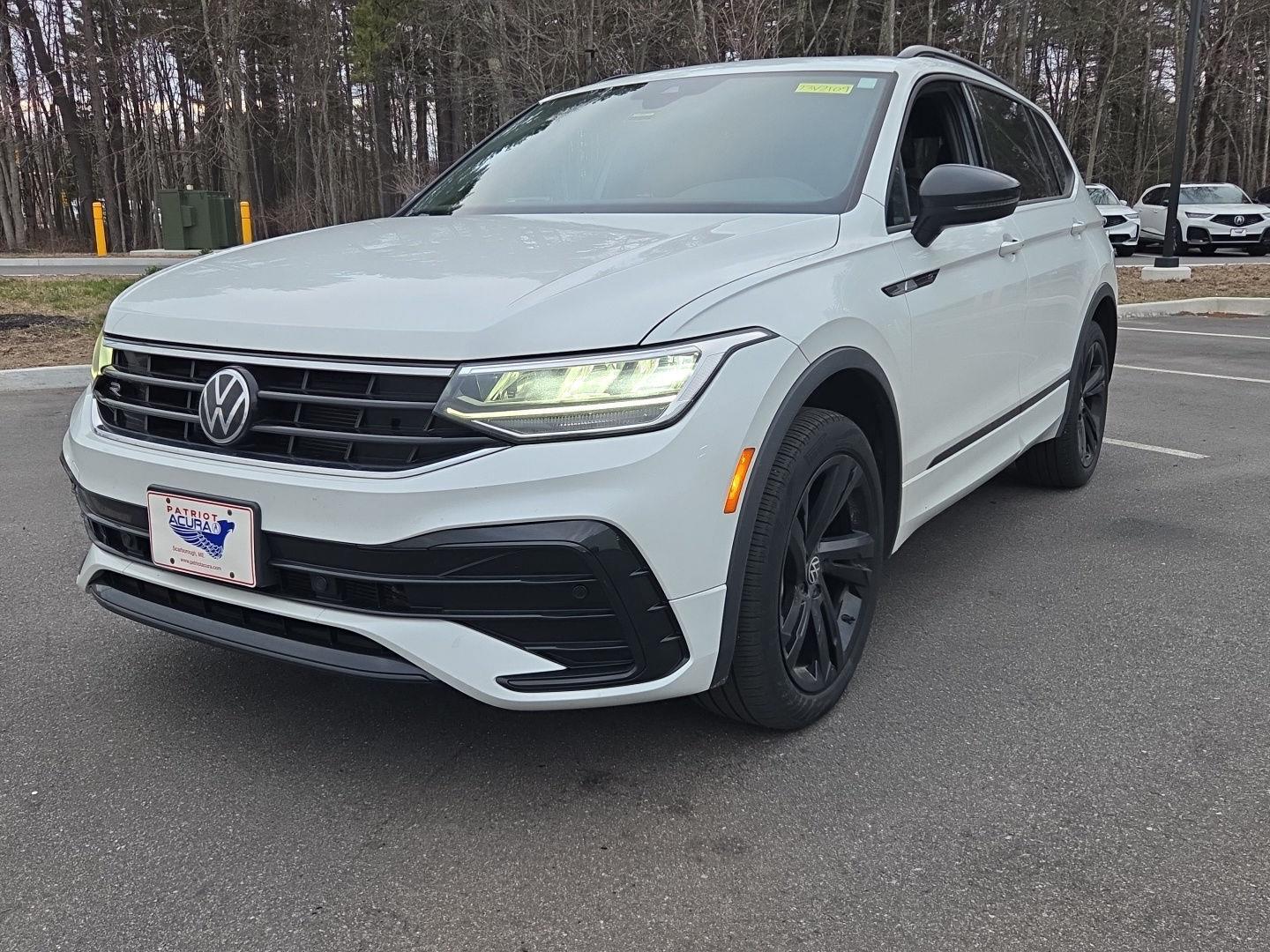 2023 Volkswagen Tiguan SE R-LINE BLACK