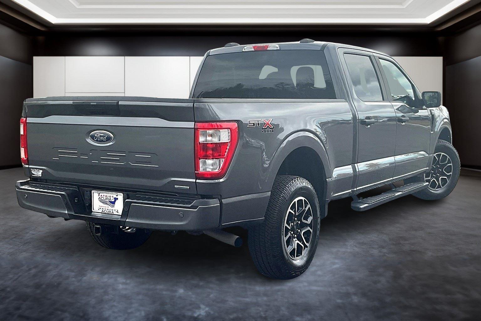 2022 Ford F-150 XL photo 2