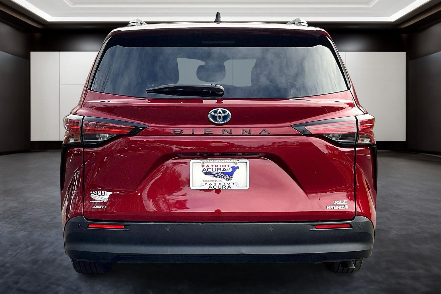 2022 Toyota Sienna XLE photo 4
