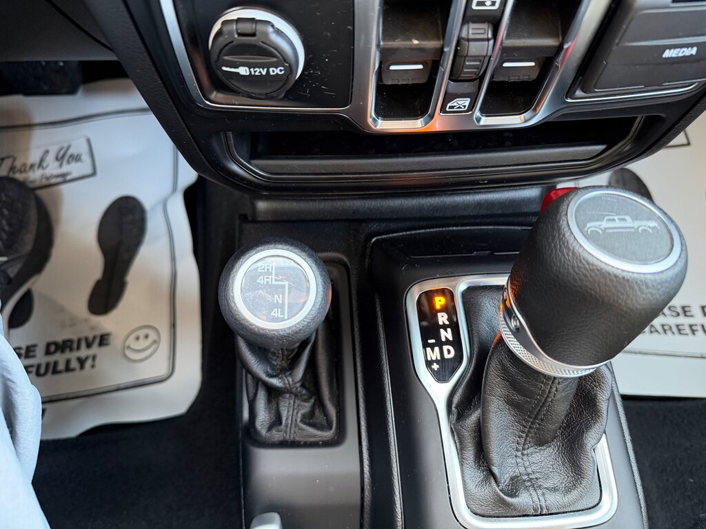 2021 Jeep Gladiator Willys photo 4