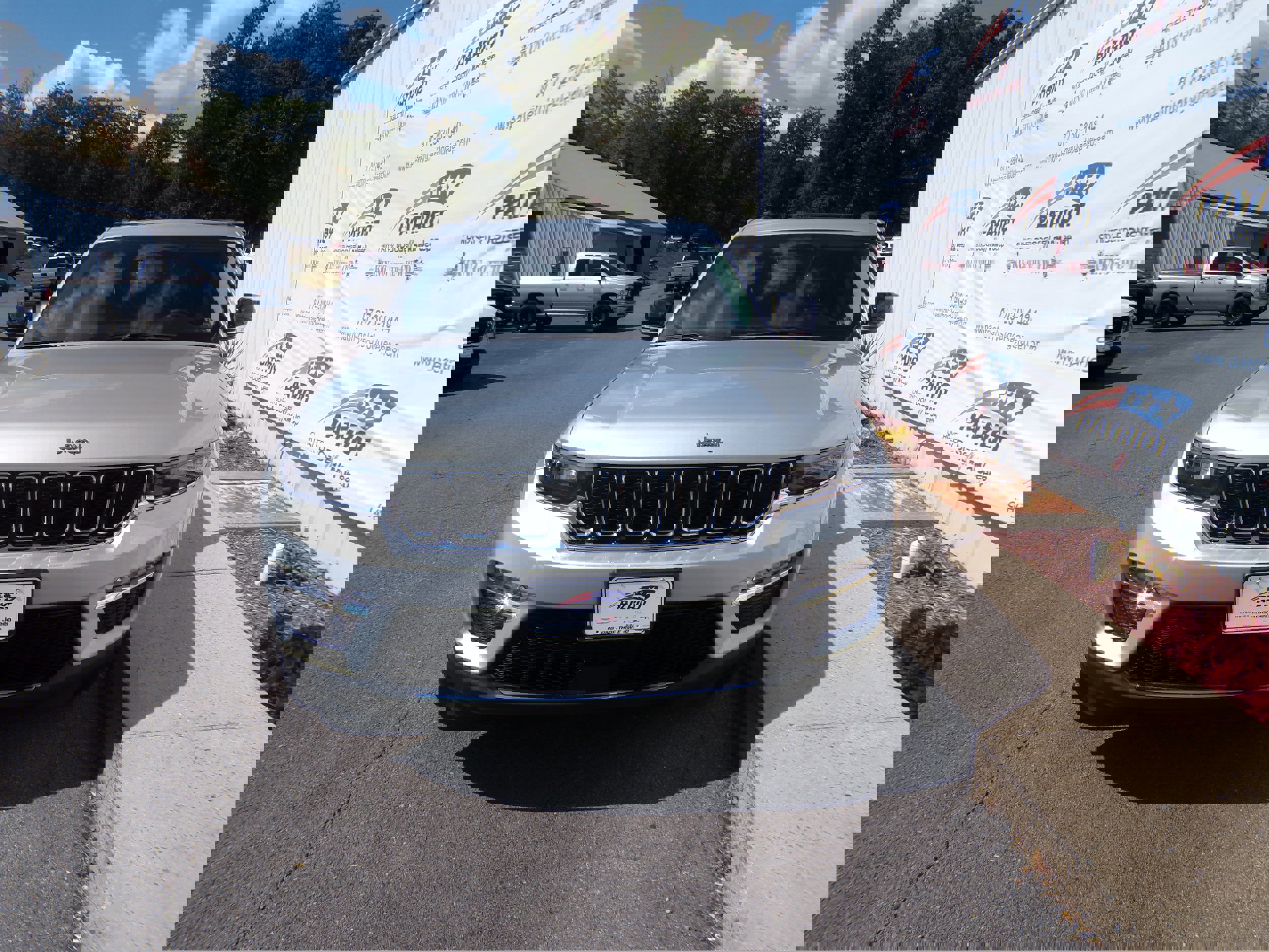 2023 Jeep Cherokee 4xe photo 2