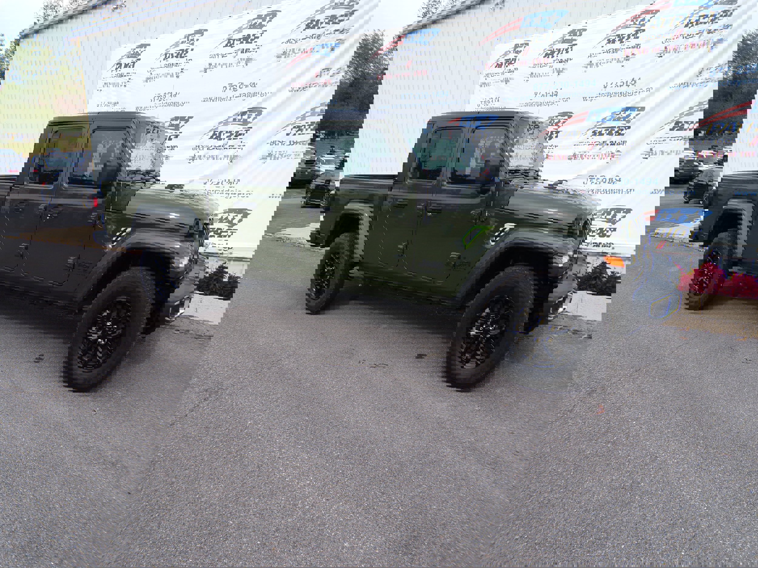 2021 Jeep Gladiator Sport S photo 3