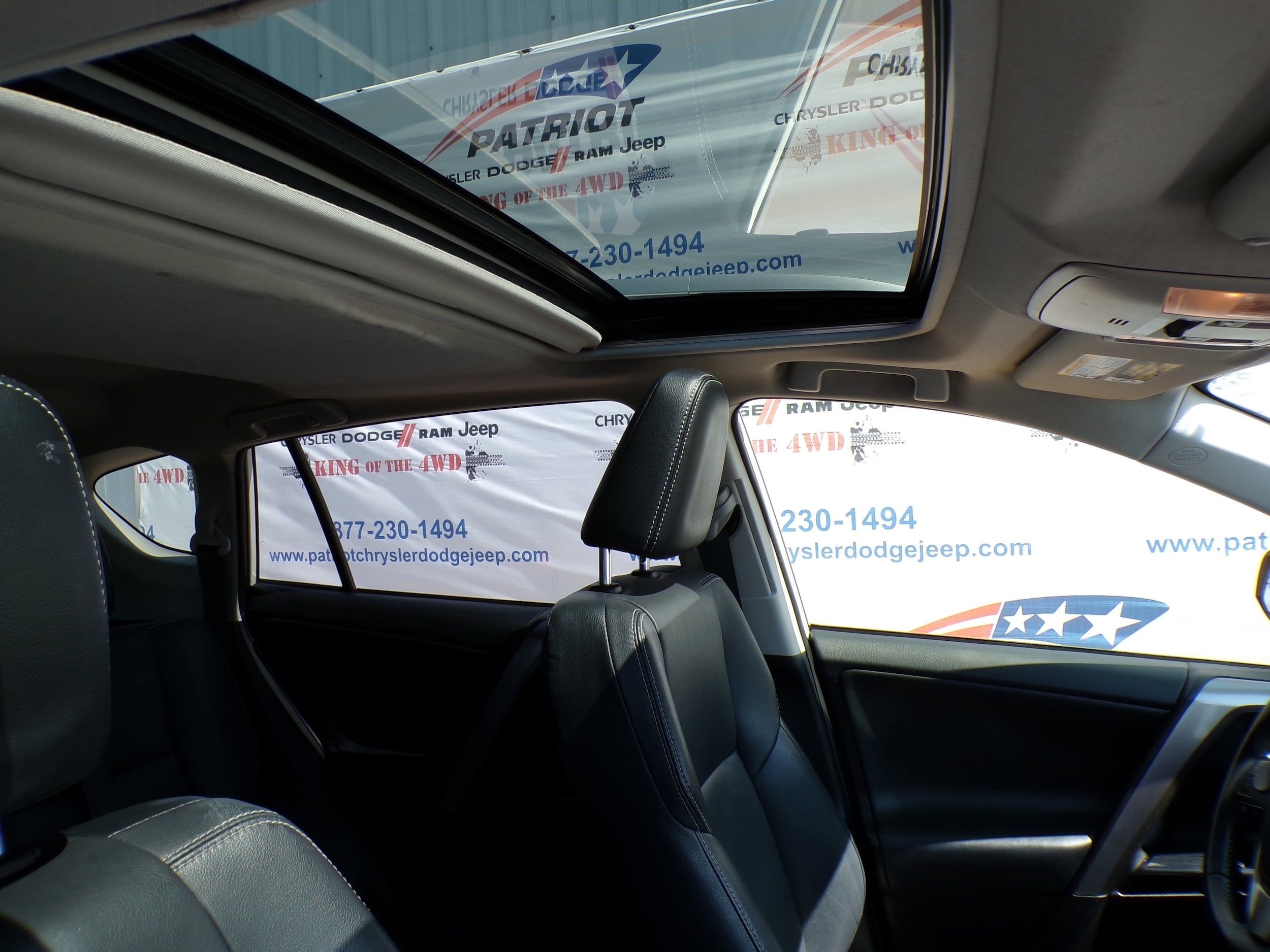 2018 Toyota RAV4 Limited Platinum photo 4