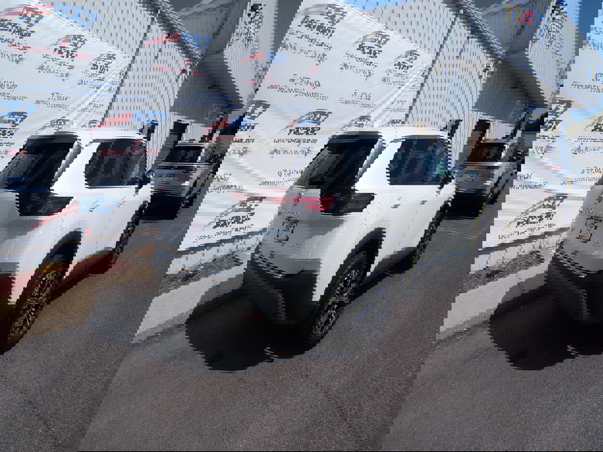 2022 Nissan Rogue SV photo 4