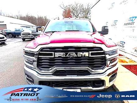 2026 Ram 3500 TRADESMAN CREW CAB 4X4 6'4 BOX Pickup