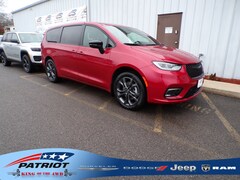 2026 Chrysler Pacifica SELECT AWD Passenger Van