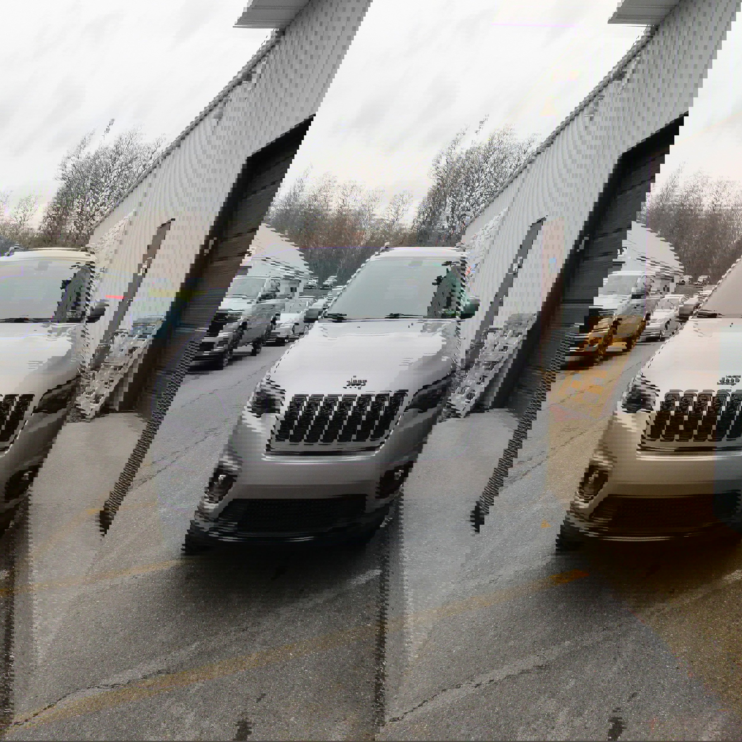 2020 Jeep Cherokee Altitude photo 2