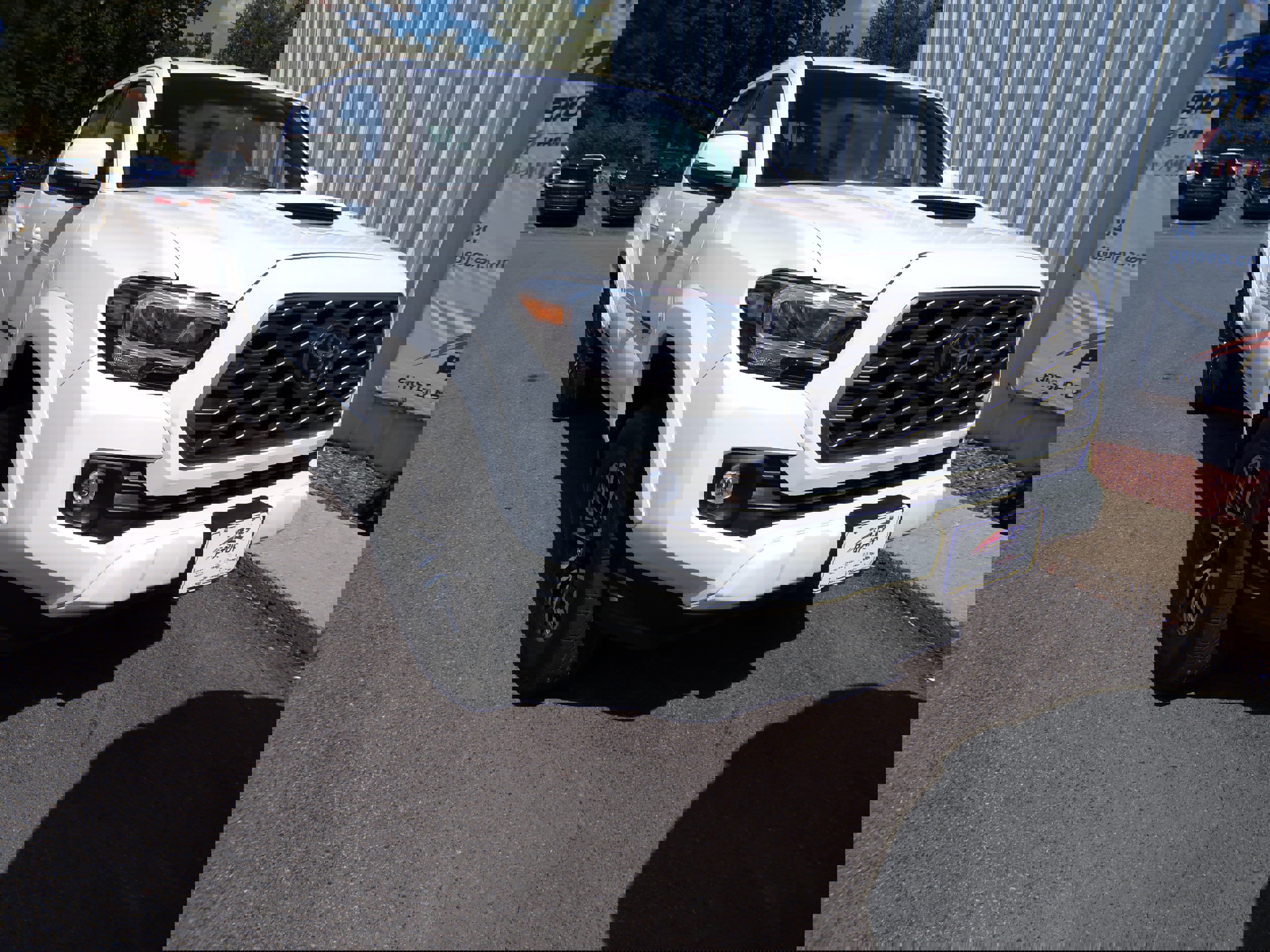 2023 Toyota Tacoma 4x4 photo 2