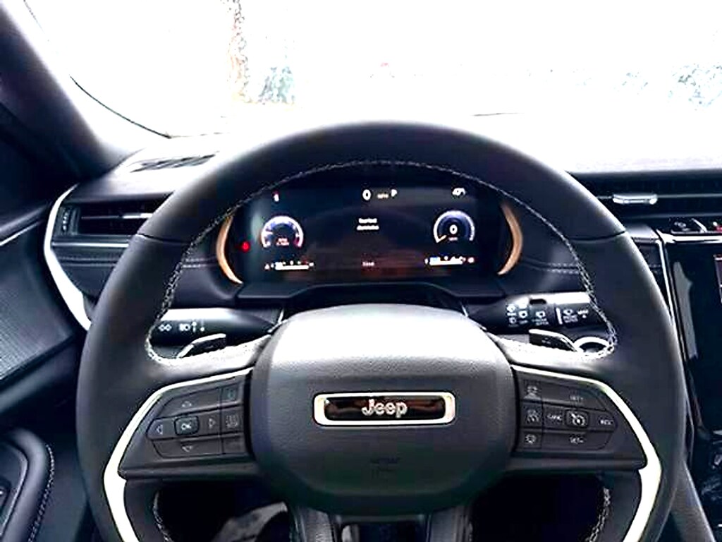 Certified 2025 Jeep Grand Cherokee Altitude X 4x4 Sport Utility