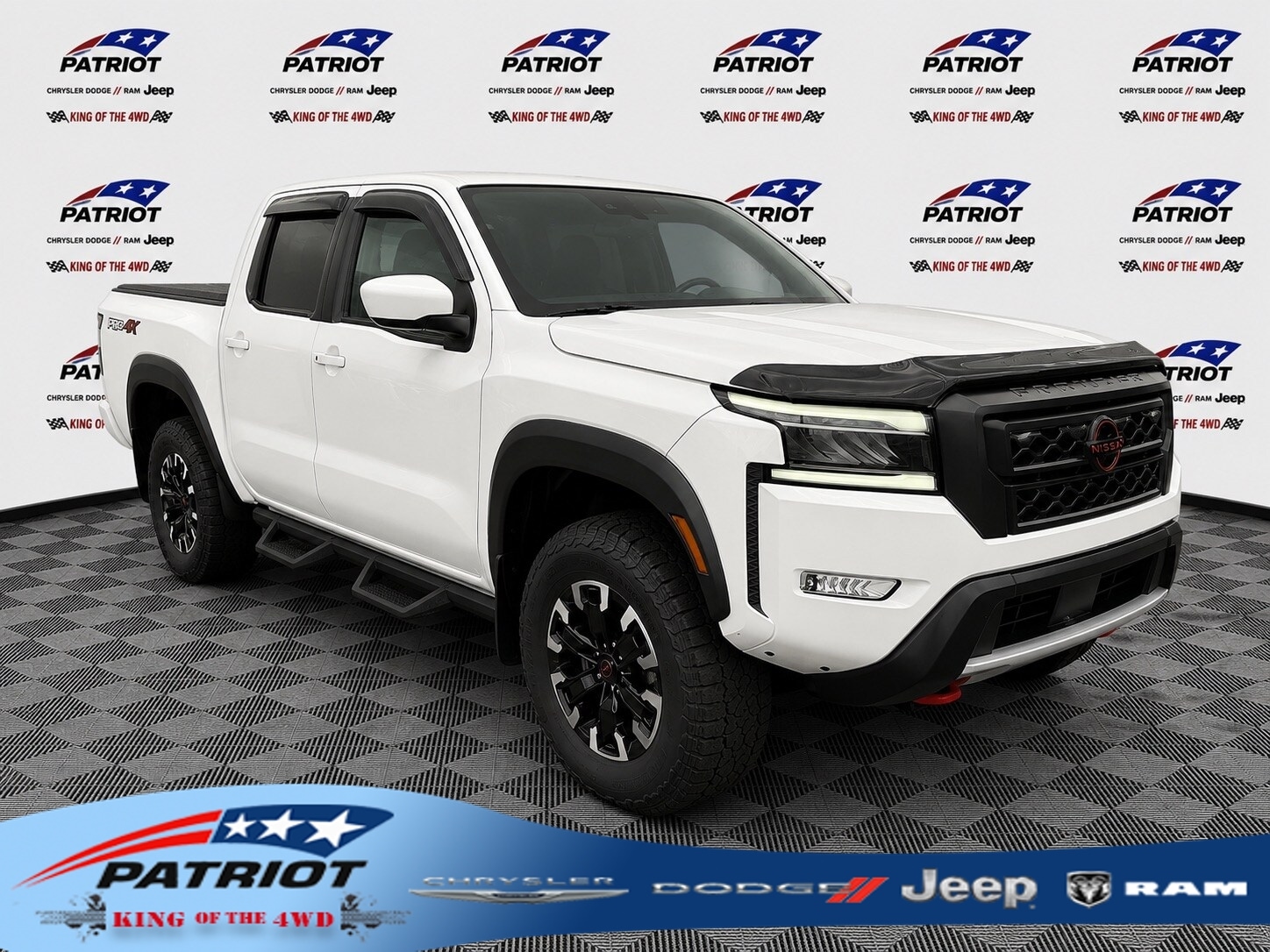 2022 Nissan Frontier PRO-4X Crew Cab 4X4's photo