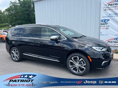 2026 Chrysler Pacifica PINNACLE AWD Passenger Van
