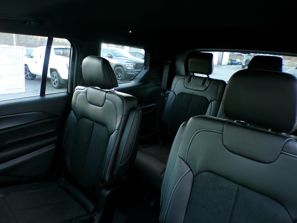 2026 Ram 1500 Laramie photo 2