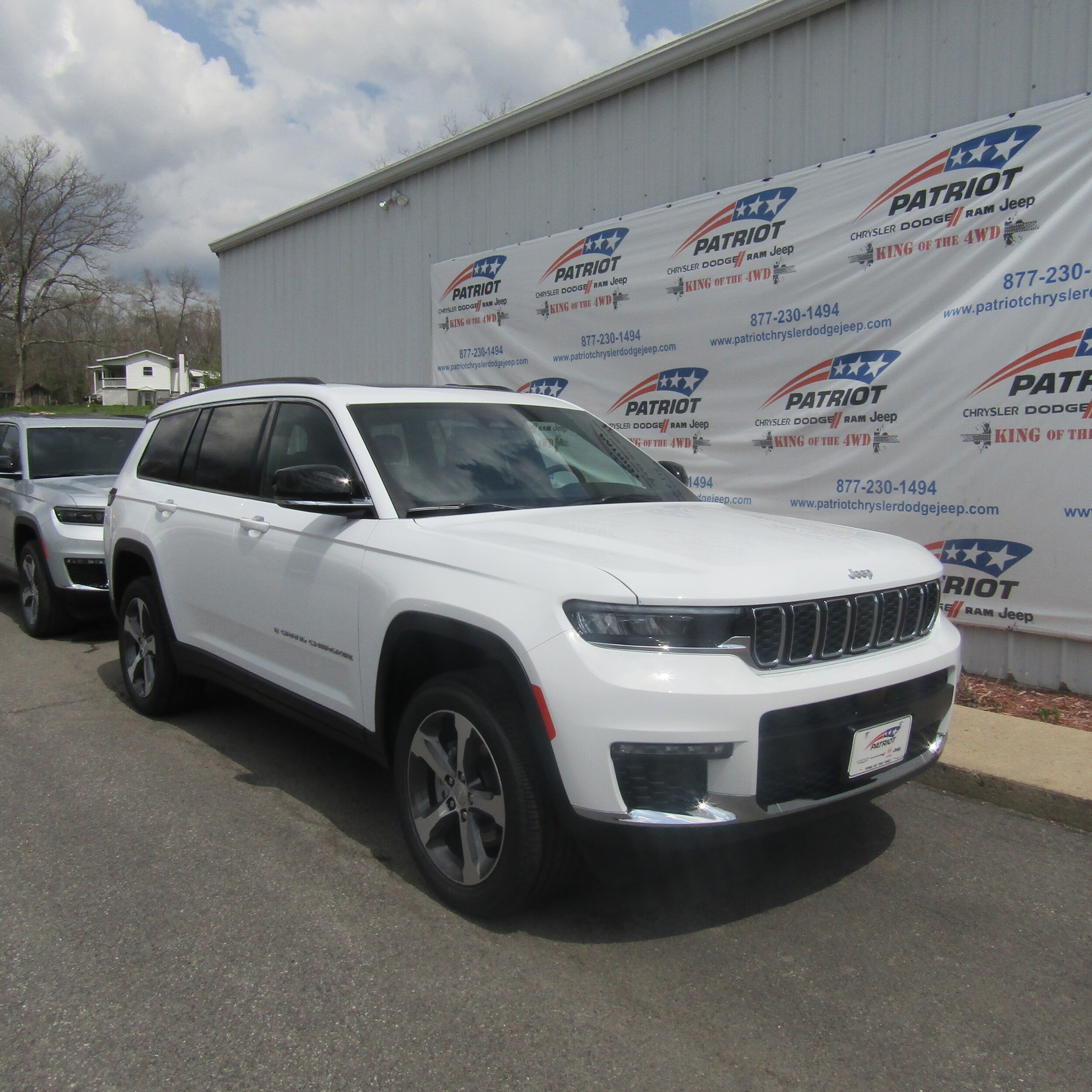 2025 Jeep Grand Cherokee L photo 3