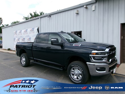 2026 Ram 2500 TRADESMAN CREW CAB 4X4 6'4 BOX Pickup