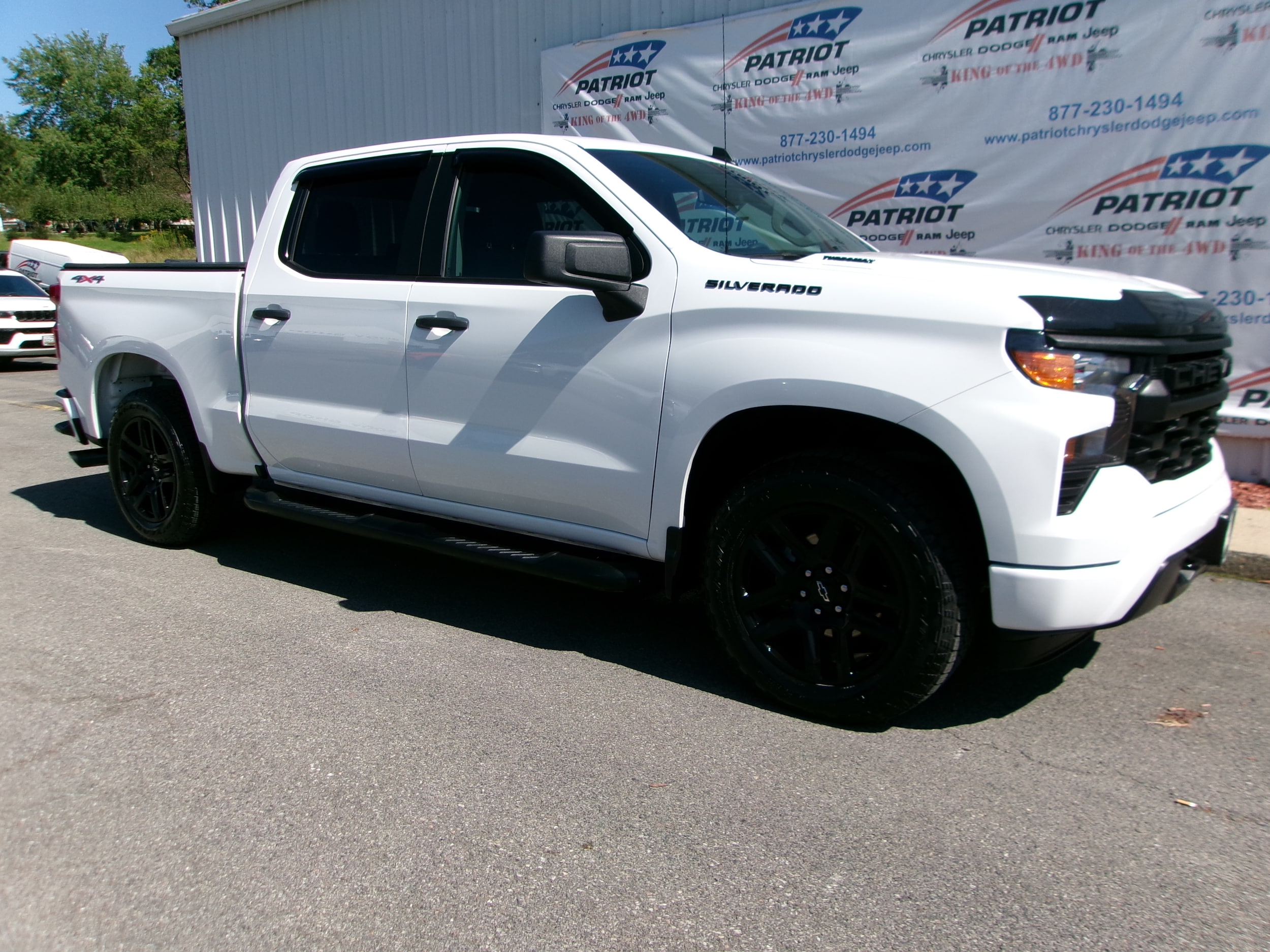 Summit White 2025 Chevrolet Silverado 1500 Pickup Truck Four-Wheel Drive Automatic