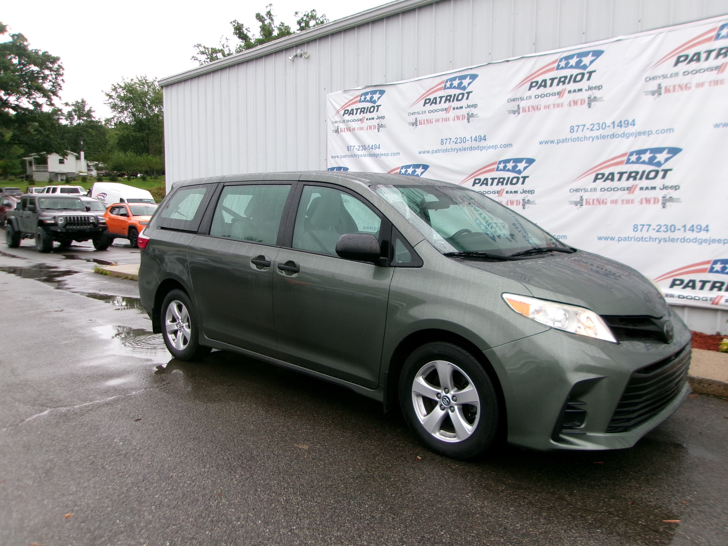 Used 2018 Toyota Sienna L with VIN 5TDZZ3DC9JS925555 for sale in Oakland, MD