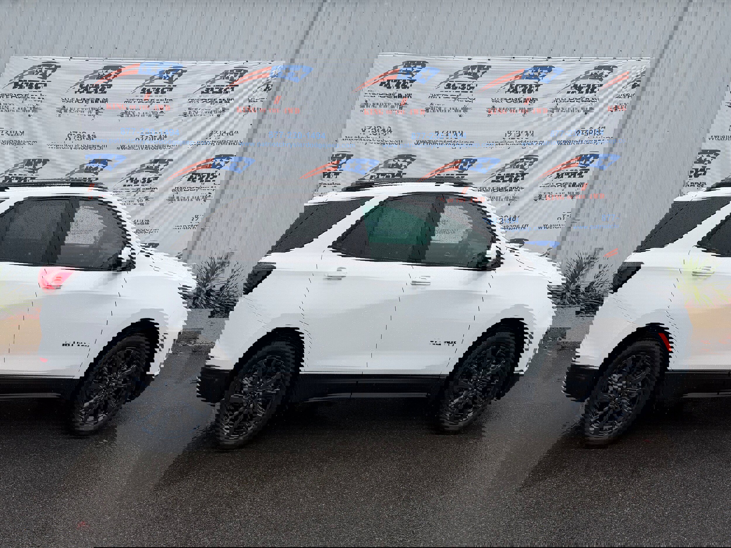 2024 Chevrolet Equinox RS photo 2