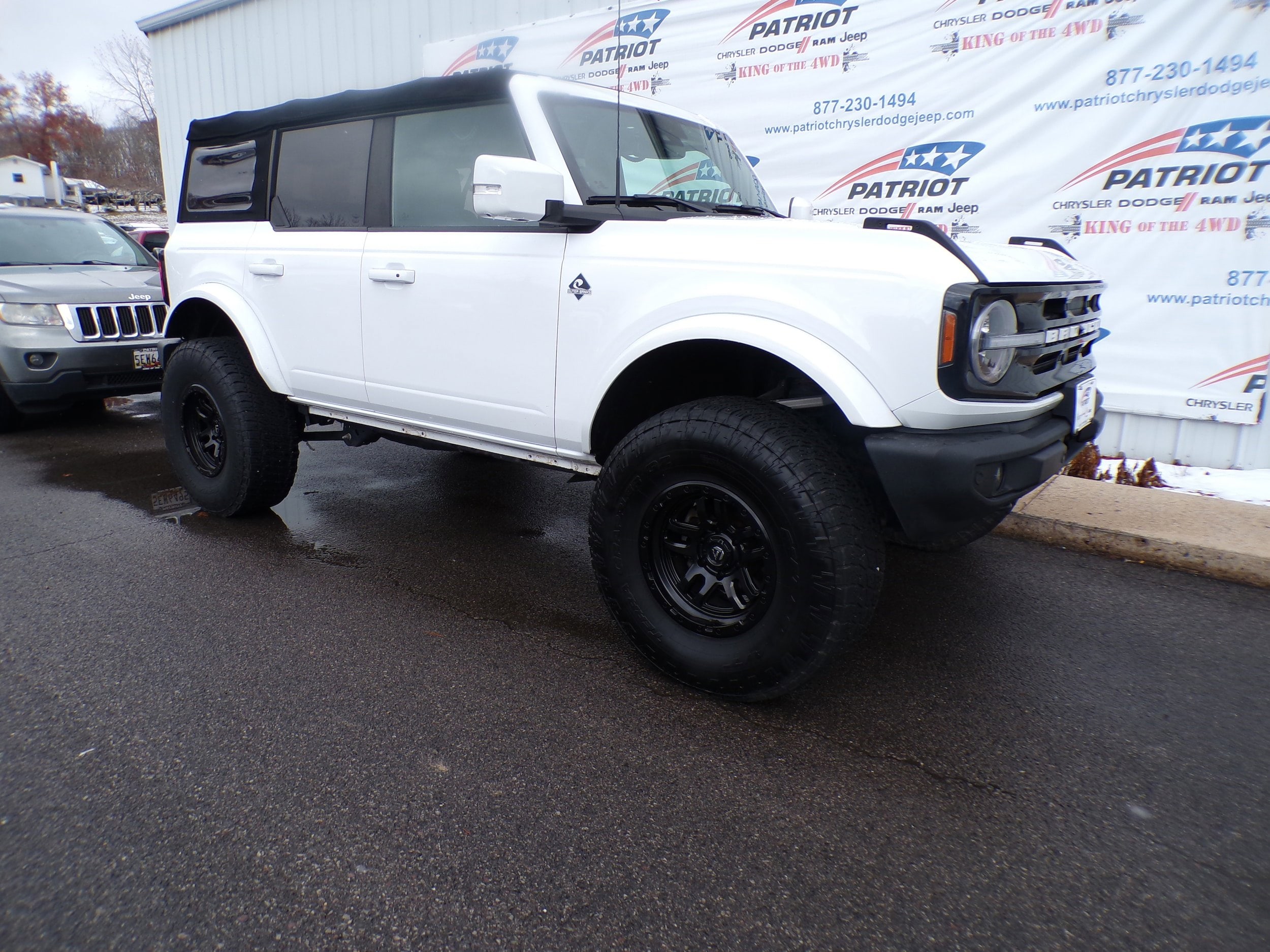 2022 Ford Bronco 4-Door Outer Banks's photo