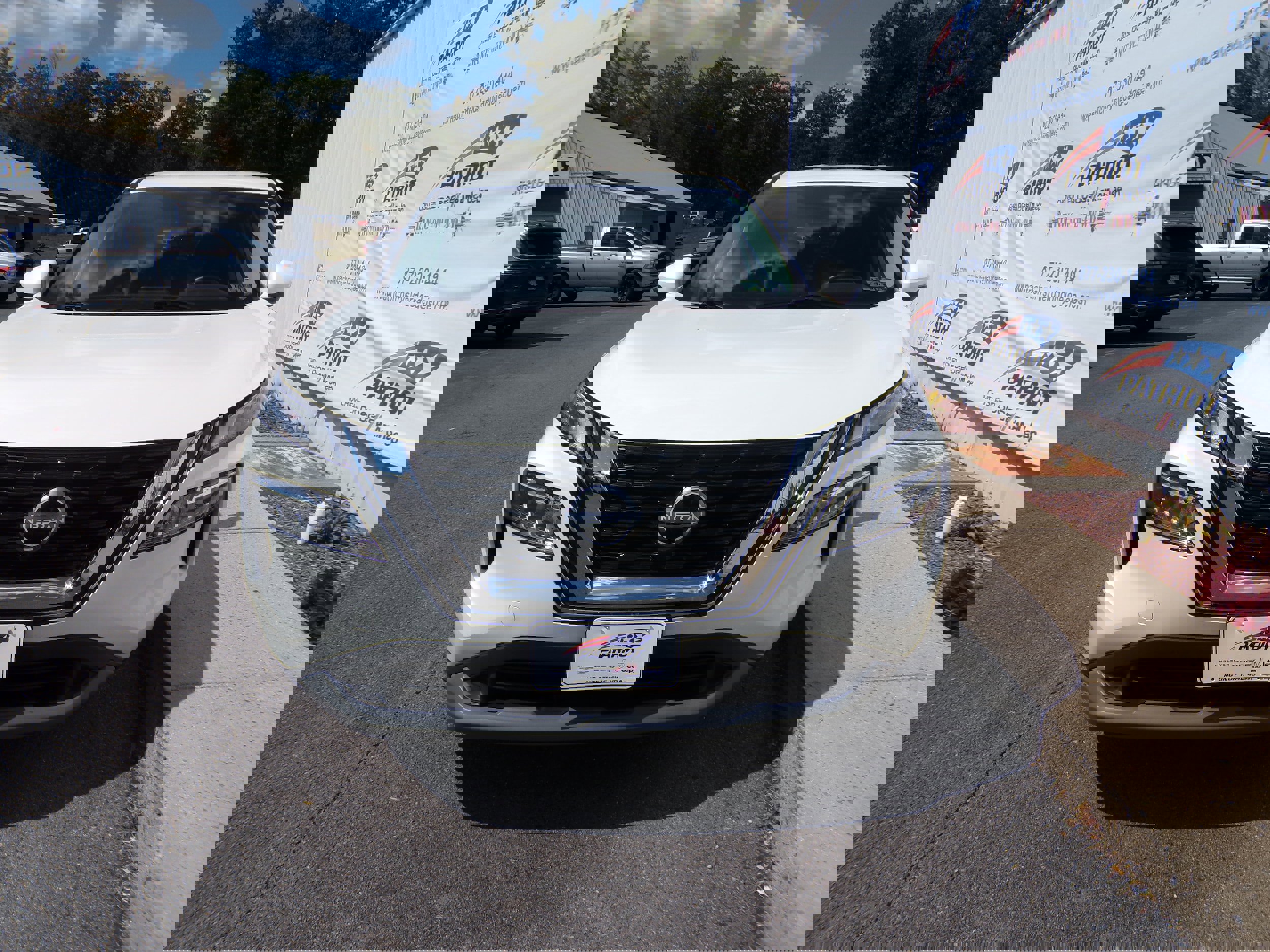 2022 Nissan Rogue SV photo 2