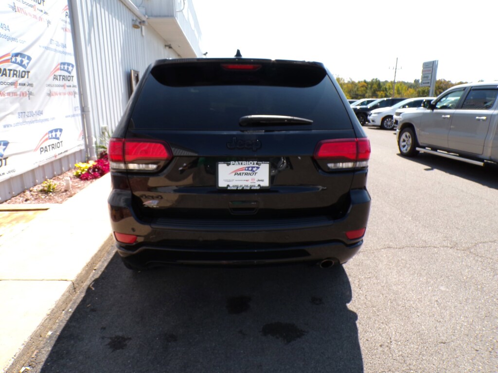 2020 Jeep Grand Cherokee Altitude photo 4