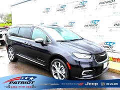 2026 Chrysler Pacifica PINNACLE AWD Passenger Van
