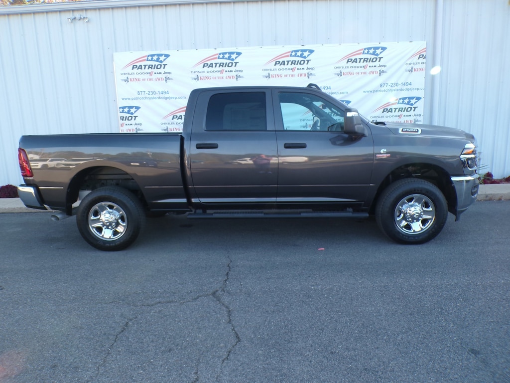 2025 Ram 2500 Tradesman photo 3