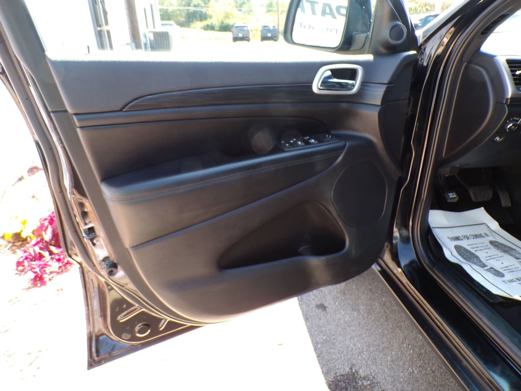 2020 Jeep Grand Cherokee Altitude photo 7