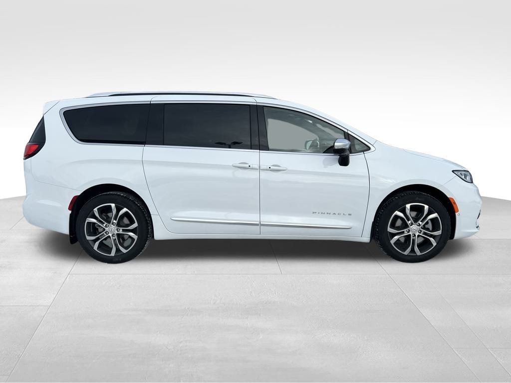 New 2026 Chrysler Pacifica PINNACLE AWD Passenger Van