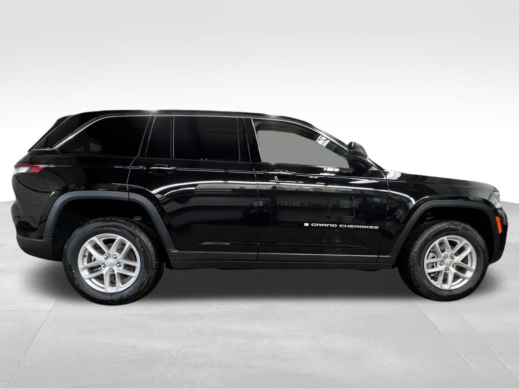 New 2025 Jeep Grand Cherokee LAREDO X 4X4 Sport Utility