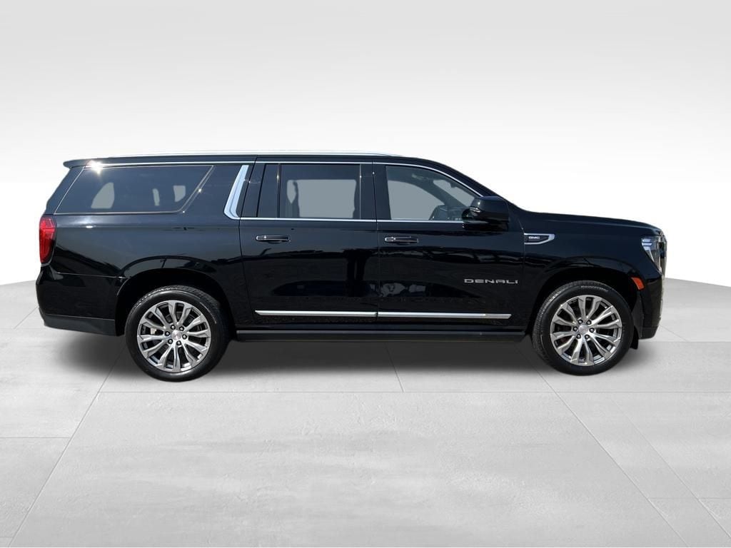 2022 Gmc Yukon XL Denali photo 2