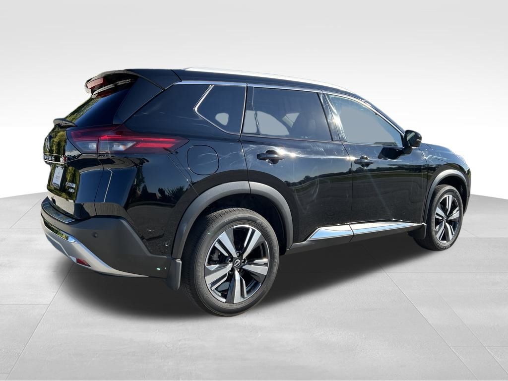 2022 Nissan Rogue Platinum photo 3