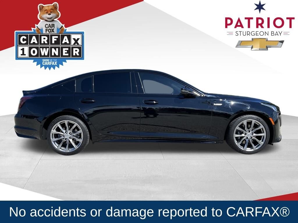 2024 Cadillac CT5 V photo 2