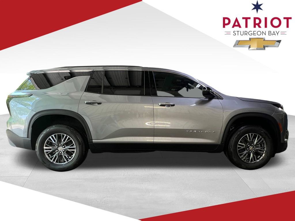 2025 Chevrolet Traverse photo 2