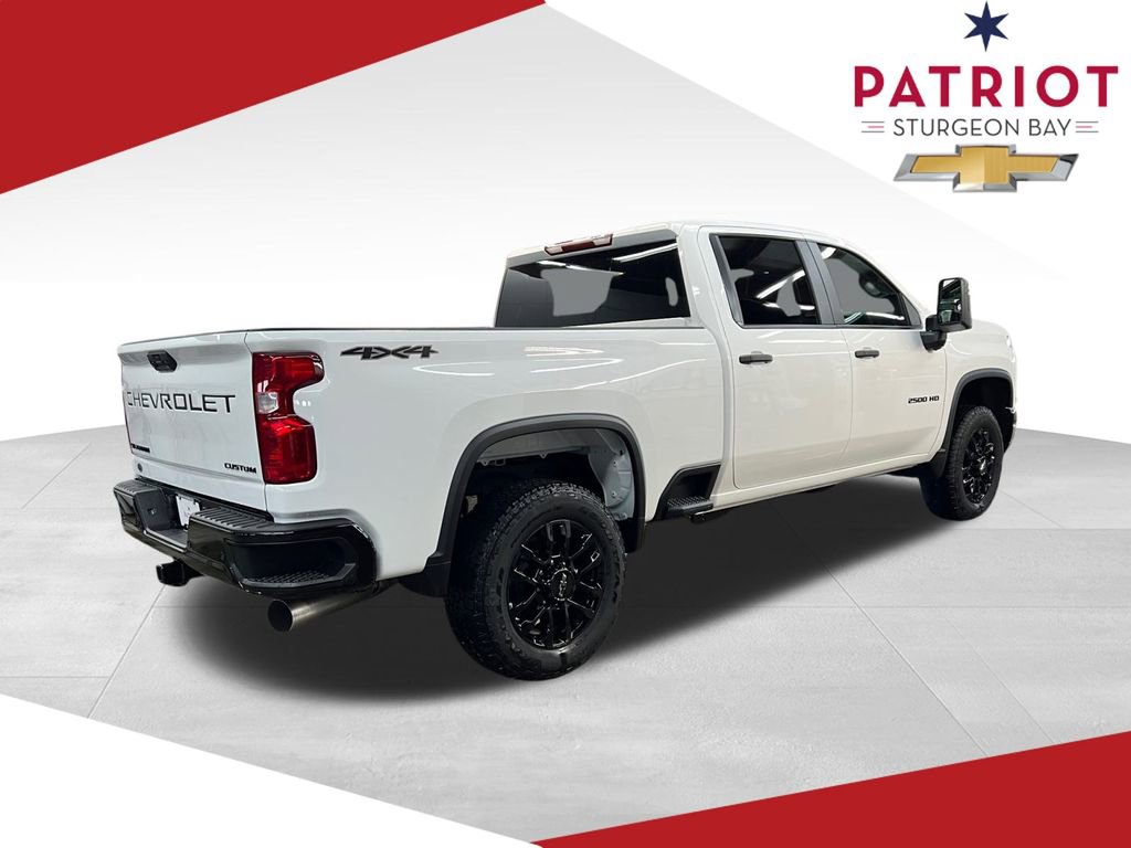 2025 Chevrolet Silverado 2500HD Custom photo 3