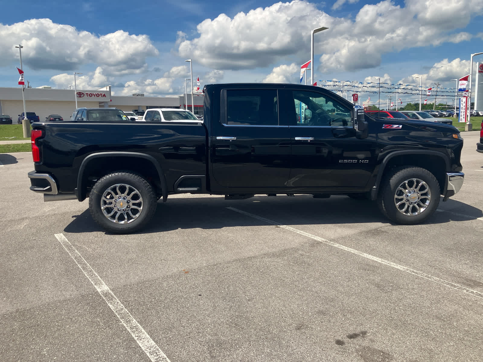 2026 Chevrolet Silverado 2500 HD LTZ - Photo 8
