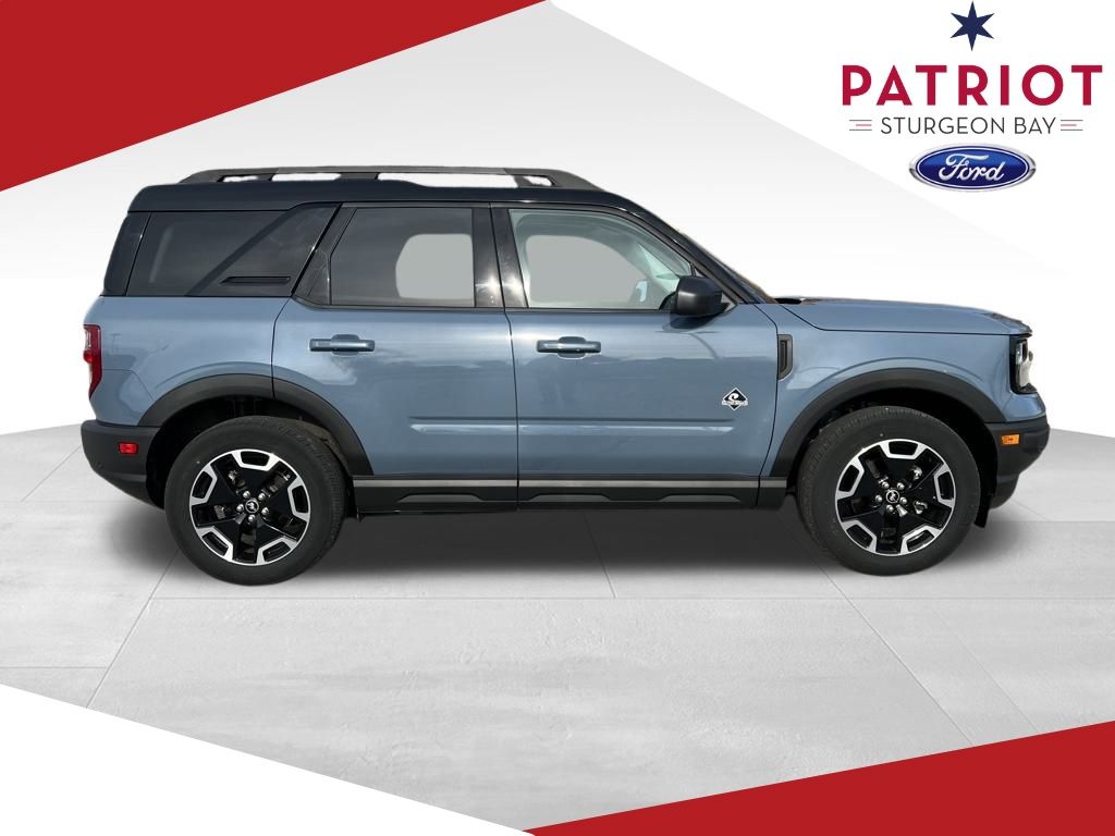 2024 Ford Bronco Sport Outer Banks photo 2