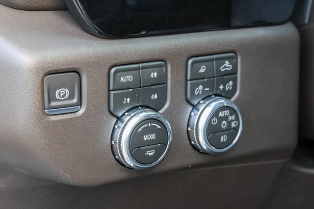 2026 GMC Sierra 1500 SLT - Photo 13
