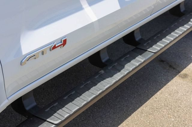 2026 GMC Canyon AT4 - Photo 8