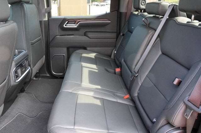 2026 GMC Sierra 1500 SLT - Photo 16