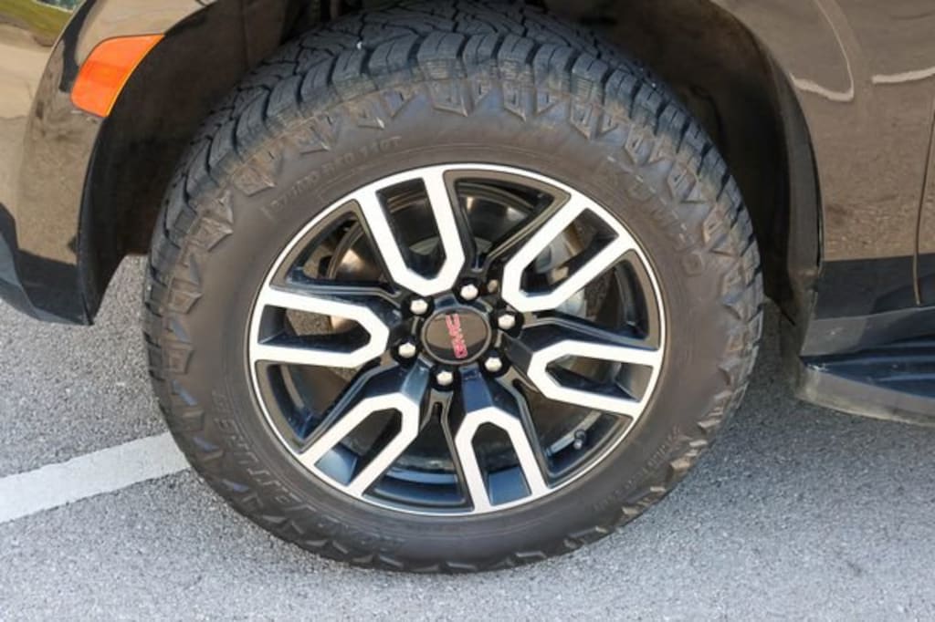 Used 2024 GMC Yukon AT4 SUV
