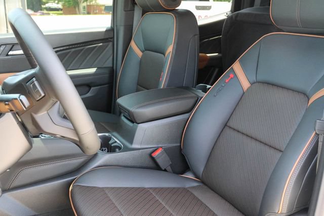 2026 GMC Canyon AT4 - Photo 13