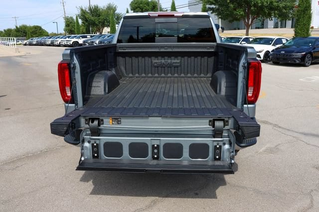 2026 GMC Sierra 1500 SLT - Photo 10