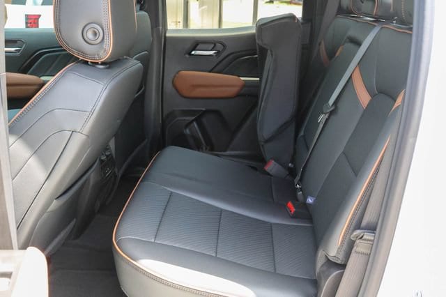2026 GMC Canyon AT4 - Photo 16
