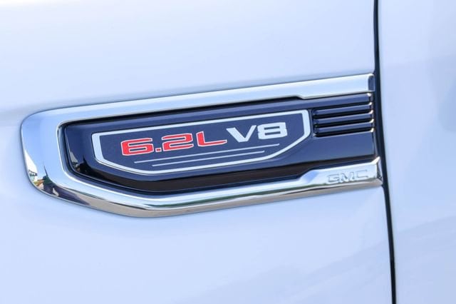 2026 GMC Sierra 1500 SLT - Photo 8