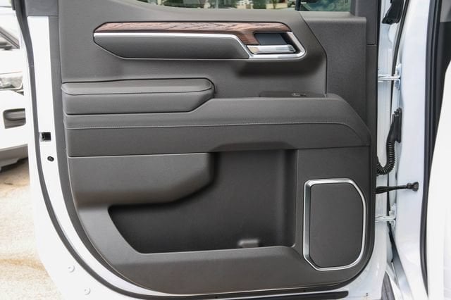 2026 GMC Sierra 1500 SLT - Photo 15