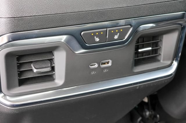 2026 GMC Sierra 1500 SLT - Photo 18